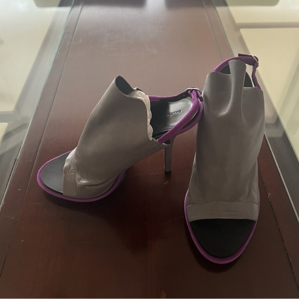 Balenciaga Cagole Leather Heels - Picture 2 of 5